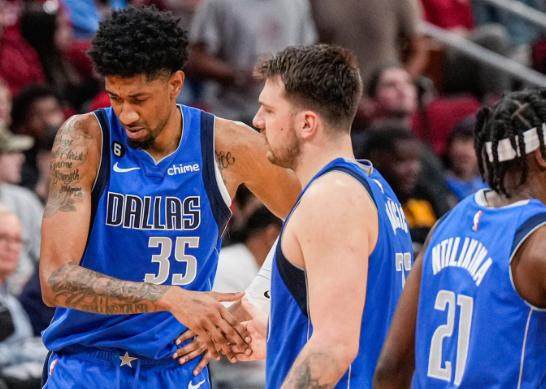 下半场发威足以击败火箭 独行侠7连胜稳坐西部前4